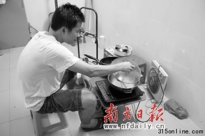 廣州畢業(yè)生蝸居調(diào)查:蟻族們嘆羊城米貴居留不易