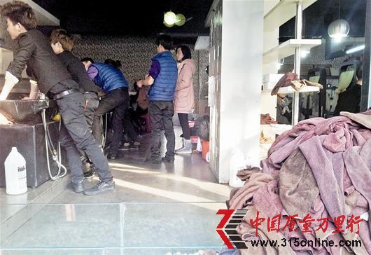 國際標(biāo)榜造型湖大分店消毒毛巾收費惹質(zhì)疑